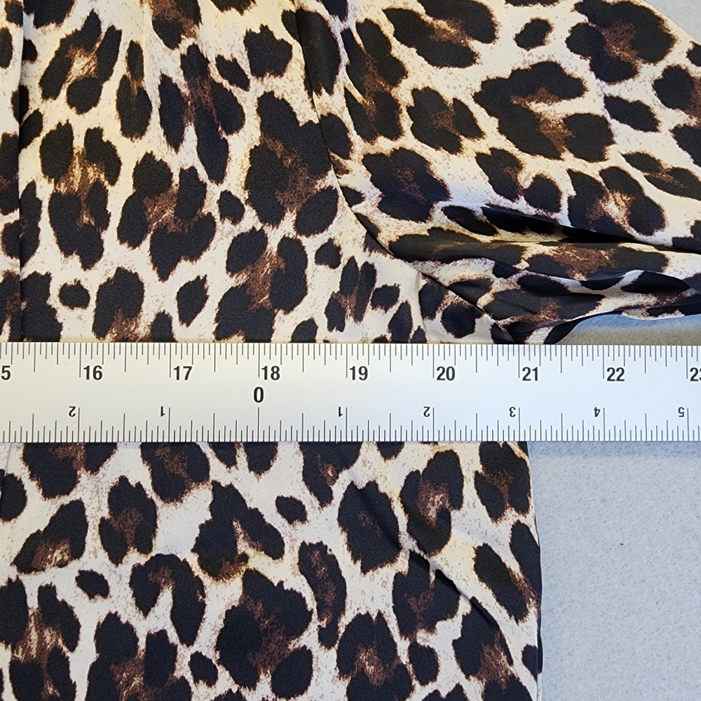 Vince Camuto Leopard Blouse NWT M Silky Tie Neck Pleated Bell Sleeve Boho - Picture 13 of 14